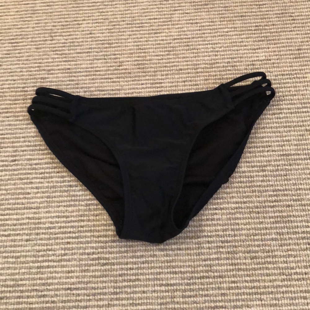 Black bikini bottoms